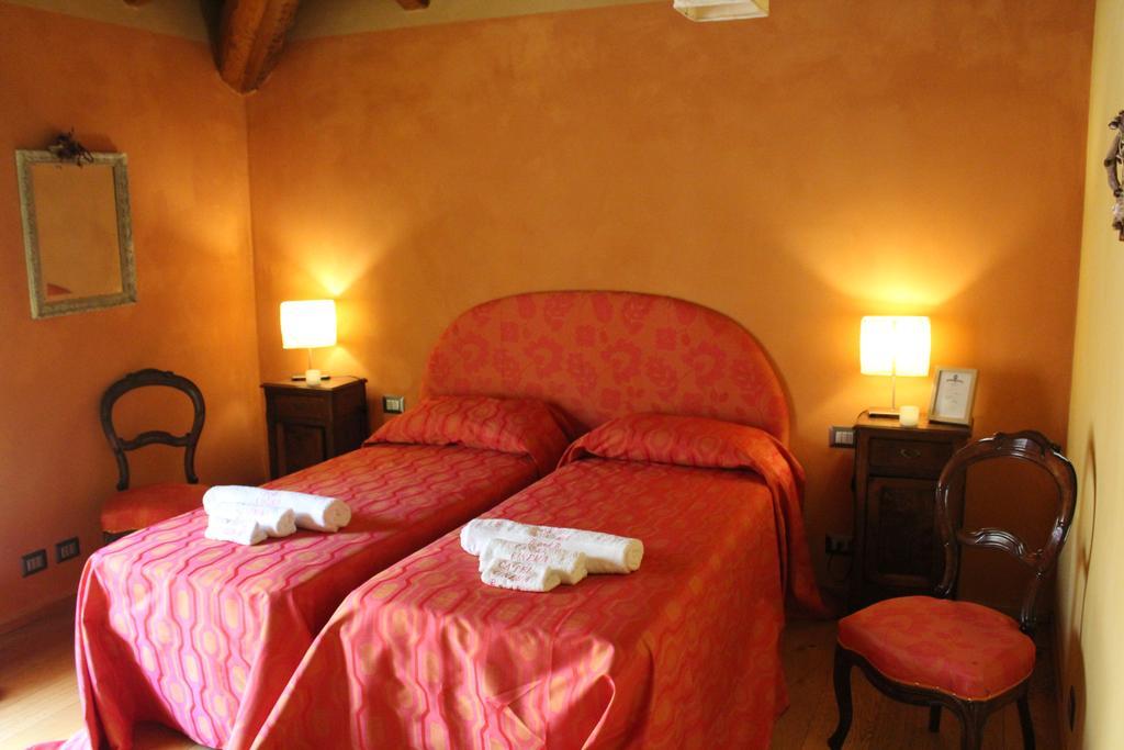 Holiday home Ca' del Cinema Mombercelli Habitación foto