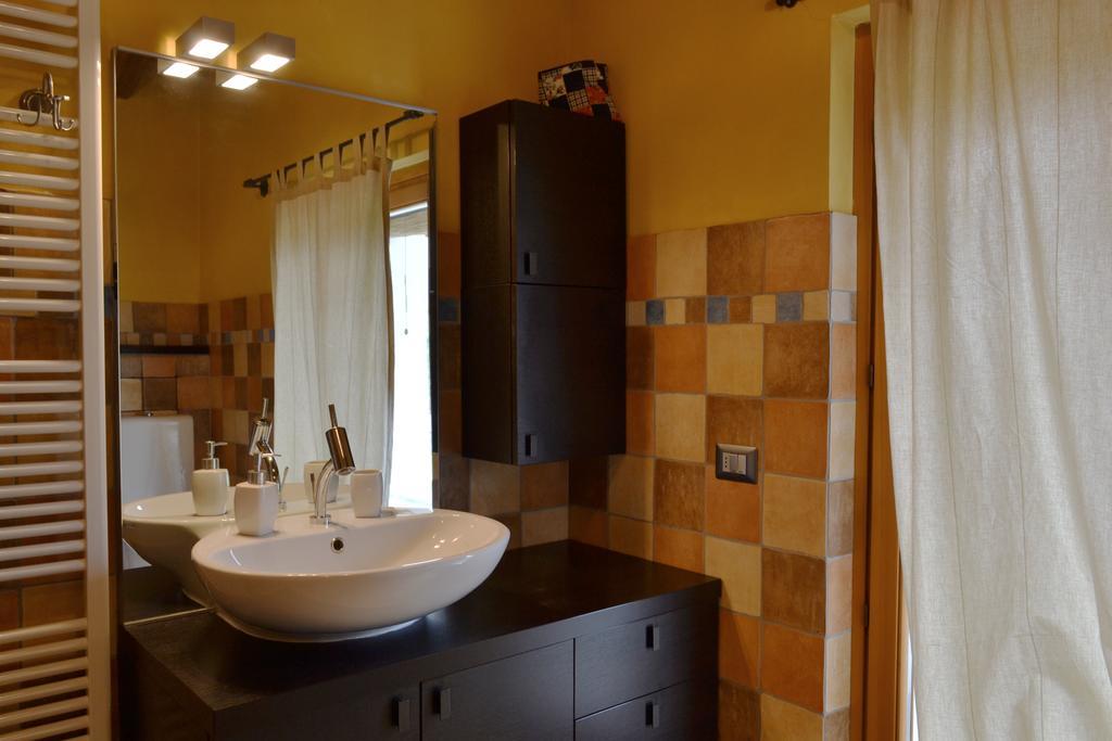 Holiday home Ca' del Cinema Mombercelli Habitación foto