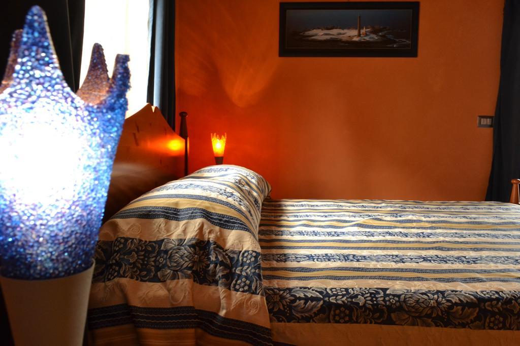 Holiday home Ca' del Cinema Mombercelli Habitación foto